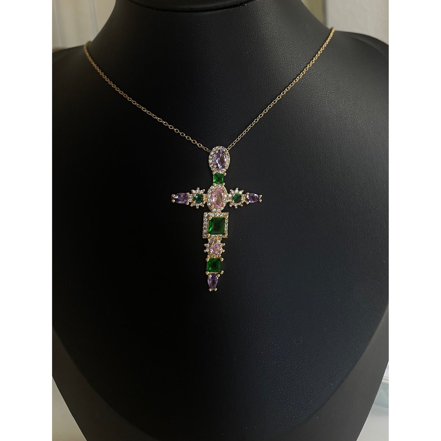 Gem cross